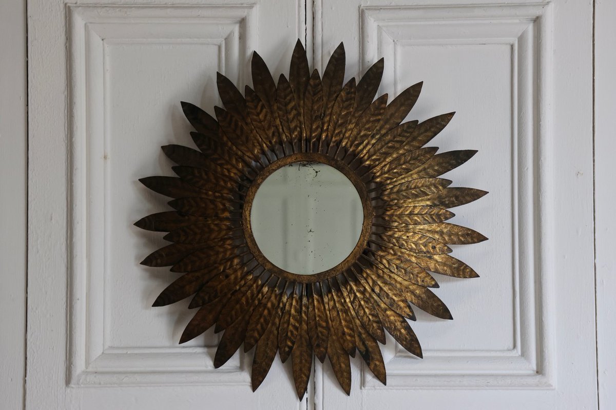 BrownriggUK's tweet photo. Mid 20th Century Spanish Gilt Iron Ceiling/ Wall Light with Mirror

https://t.co/lOGN6XAPcS

#ceilinglight #walllight #antiquemirror https://t.co/0UElcPuRwA