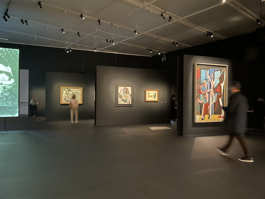 adrianpgibson's tweet image. Attended the Press Preview of the new Theatre Picasso this week at the Tate Modern. Really interesting staging of this varied body of work all built around the iconic painting The Three Dancers from 1925. 

#theatrepicasso #exhibition #tatemodern #art #CulturedTraveller