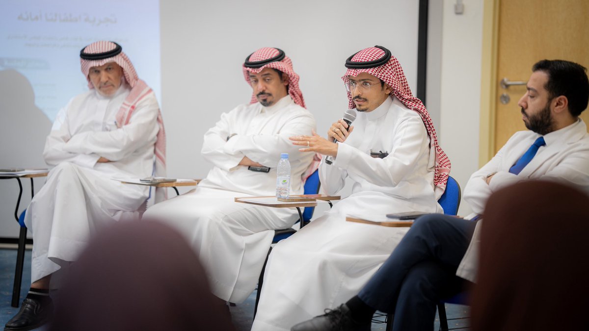 مستشفى الملك خالد التخصصي للعيون ومركز الأبحاث (@kkeshksa) on Twitter photo بمناسبة اليوم العالمي لسلامة المرضى..
نظّم <a href="/KKESHKSA/">مستشفى الملك خالد التخصصي للعيون ومركز الأبحاث</a> جلسة حوارية بعنوان:
“الرعاية الآمنة لكل طفل وكل مولود حديث”
بمشاركة المرضى وذويهم مع استشاريين ومختصين وناقشت الجلسة آراء وتجارب المرضى لتعزيز سلامة الأطفال واستعرضت مبادرات وخطط عمل متقدمة تزامناً مع اليوم العالمي لسلامة بمناسبة اليوم العالمي لسلامة المرضى..
نظّم <a href="/KKESHKSA/">مستشفى الملك خالد التخصصي للعيون ومركز الأبحاث</a> جلسة حوارية بعنوان:
“الرعاية الآمنة لكل طفل وكل مولود حديث”
بمشاركة المرضى وذويهم مع استشاريين ومختصين وناقشت الجلسة آراء وتجارب المرضى لتعزيز سلامة الأطفال واستعرضت مبادرات وخطط عمل متقدمة تزامناً مع اليوم العالمي لسلامة