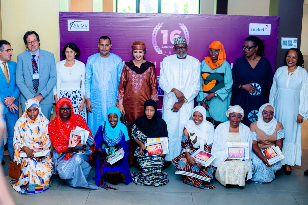 EnabelauNiger's tweet photo. Avec plusieurs hautes personnalités, Enabel a célébré le début d’une formation en audiovisuel pour 16 jeunes femmes des 8 régions du #Niger, portée par la lauréate du #PrixAwa2024, Aïcha Macky✨
#Actforimpact #enablingchange https://t.co/VC59TeQGDN
