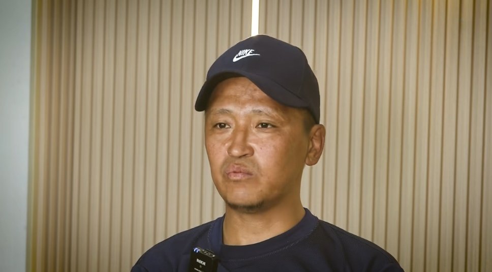 Яагаад цаазын ял гэж байх ёсгүй вэ гэдгийг энэ залуу Монголчуудад хувь тавилангаараа гэрчилсэн. Хүн амины онц ноцтой аллагад буруутгагдаж хилсээр яллагдаж 15 жил шоронд сууж хамаг сайхан залуу халуун насаа үрэн таран хийлгэсэн боловч эцэст нь хууль шүүхийн байгууллага буруу