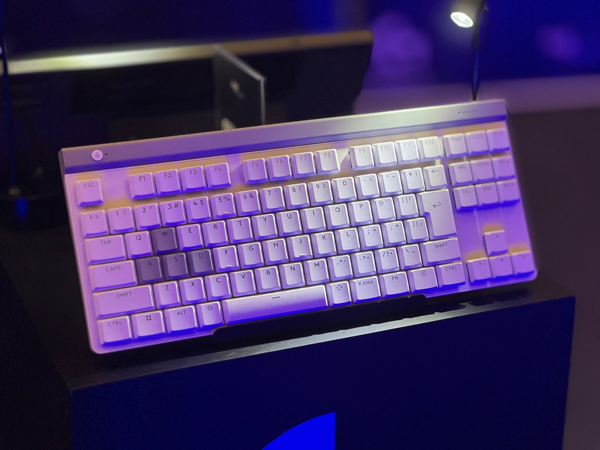 khl3na's tweet image. Logicoolさんの新製品発表会にご招待頂きました！手が小さい自分もフィットしてて使いやすい✋🏻
キーボードはロープロタイプのラピトリ
打鍵感が心地よくてカラーも良し
安心感凄い

#LogicoolGPLAY2025 #pr