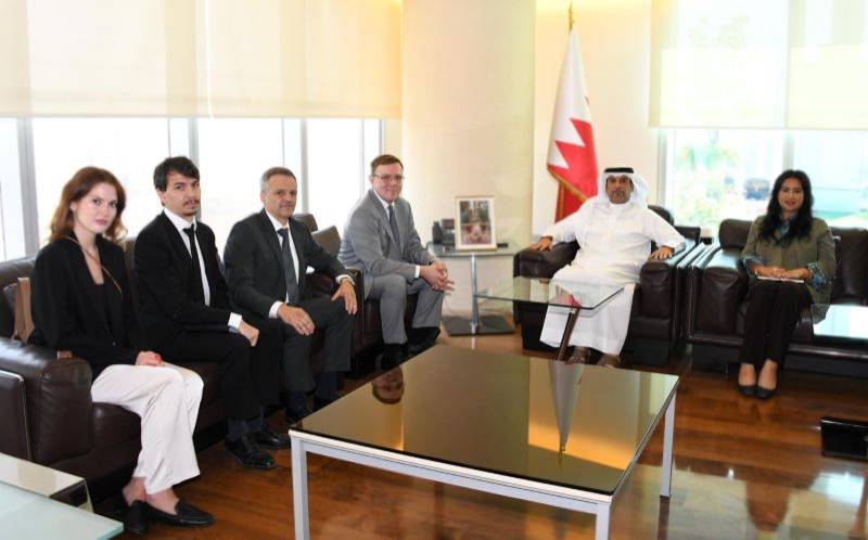 RusEmbBAH's tweet image. On 17 September in Manama, on the sidelines of MEOS GEO 2025, Deputy Minister of Energy of the Russian Federation Roman Marshavin met with Bahrain’s Minister of Oil and Environment Dr. Mohammed Mubarak Bin Daina.
nabdapp.com/t/161042005