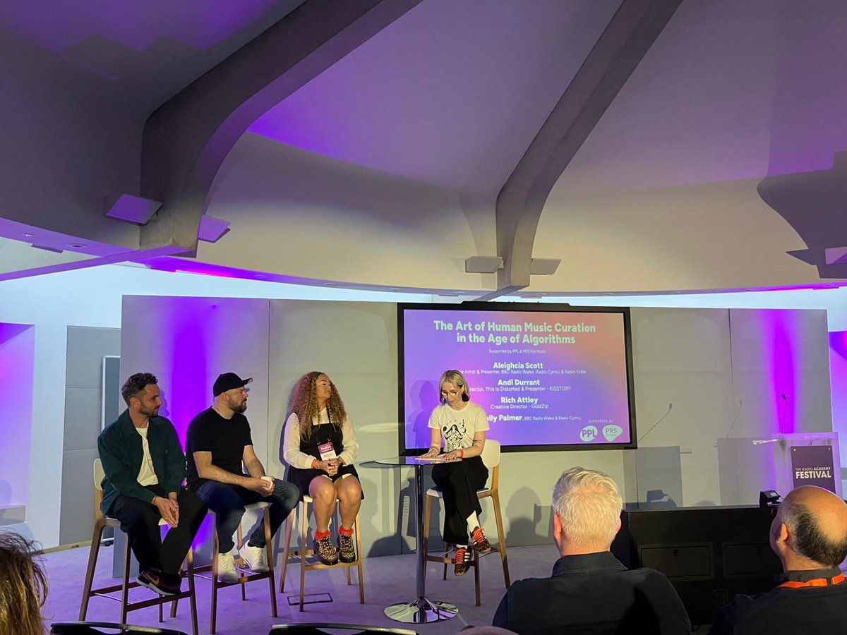 AleighciaSings's tweet image. Had a lovely time talking on the ‘Art of Human Music Curation in the Age of Algorithms’ panel for @radioacademy festival yesterday!

Hosted by @mollsjayne with @AndiDurrant and @mickeythepearce - a great conversation on human connection in music

Diolch am gael fi 💖