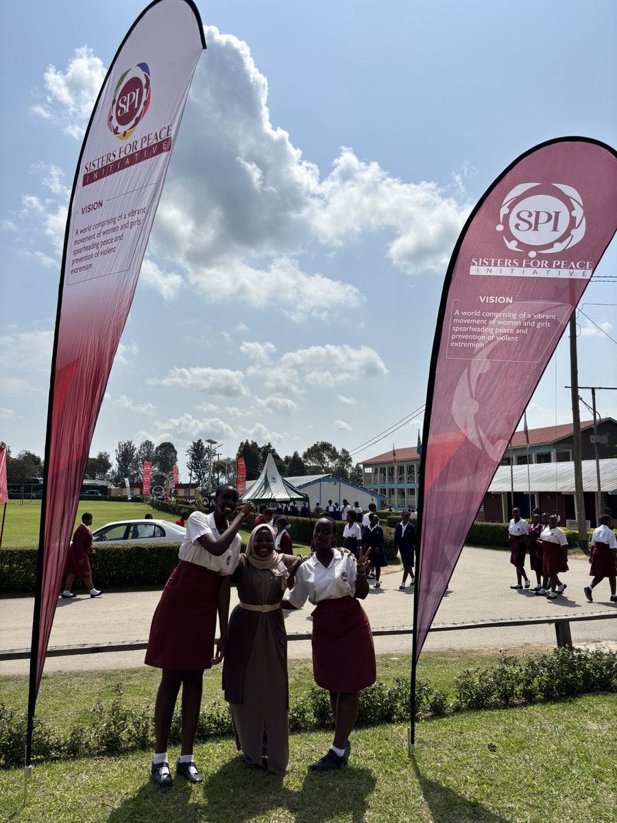 SISTERSFORPEAC's tweet image. 🌍✨ PEACE FESTIVAL COMMENCES AT BWERANYANGI GIRLS SECONDARY SCHOOL! ✨🌍

Today marks the beginning of a powerful and long-awaited moment in Bushenyi District — the Peace Festival at Bweranyangi Girls Secondary School is officially underway!

#Youth4Peace 
#InvestInYouth