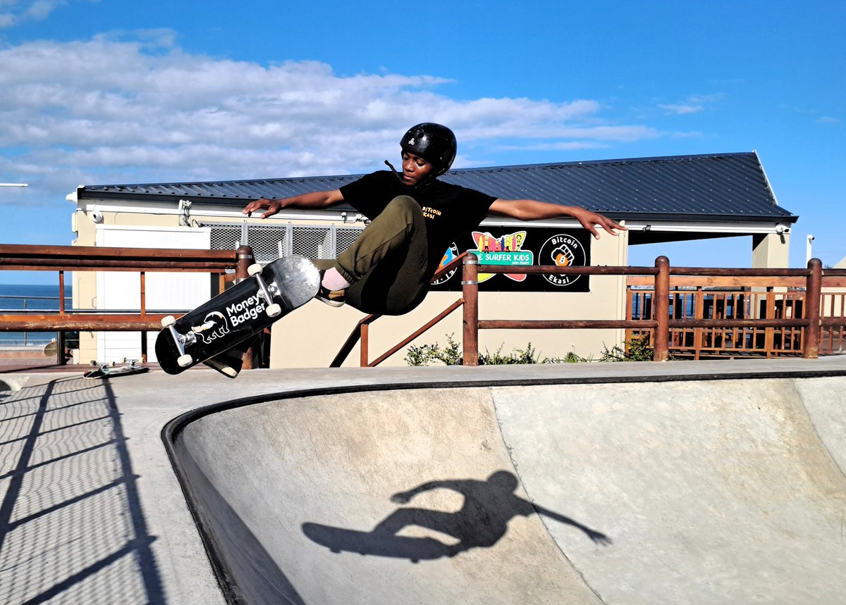 BitcoinEkasi's tweet photo. Yo, listen up!!

For this weekend's Bitcoin Bowl Skate Comp our first prize (for Skater-of-the-Event) is a brand-new @MoneyBadgerPay skateboard! 

Proudly sponsored by the good people at @MoneyBadgerPay! 

(If you didn't know, they're the ones on-boarding thousands of merchants in South Africa to accept Bitcoin as payment!)

If you (or your friends) are any good at skating a bowl, come down to Diaz Beach, Mossel Bay, Sunday morning, 21 Sept, and enter to win!

Entries close at 10am, and it's free to enter! 

Why wouldn't you? Just a few bruises and you're in with a chance to win this awesome prize!

And, off course, spectators are welcome too!