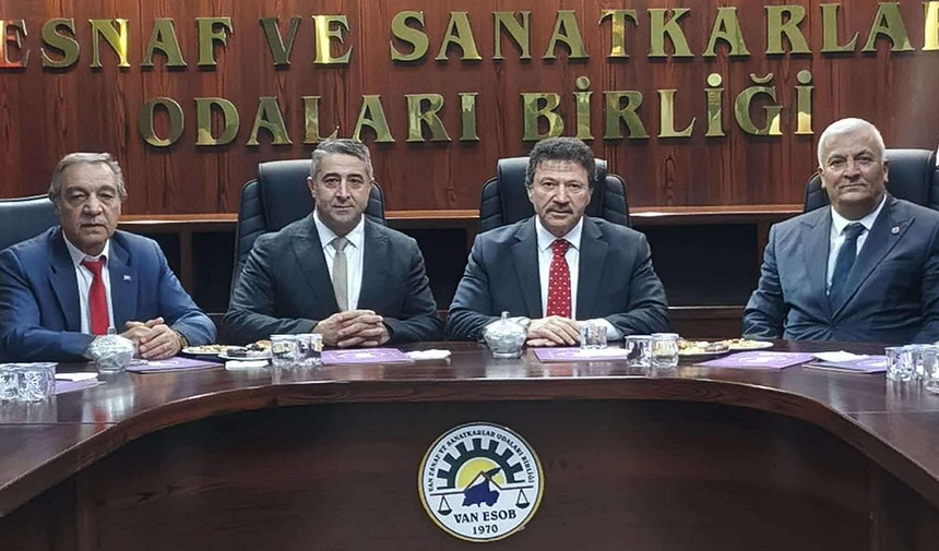 VanEkspres.com.tr (@vanekspres) on Twitter photo TŞOF Genel Başkanı Yiğiner Van’da Şoför Esnafıyla Buluştu
vanekspres.com.tr/tsof-genel-bas…
<a href="/MehmetYiginer/">Mehmet Yiğiner</a> <a href="/emin_tugrul/">Emin Tuğrul</a> TŞOF Genel Başkanı Yiğiner Van’da Şoför Esnafıyla Buluştu
vanekspres.com.tr/tsof-genel-bas…
<a href="/MehmetYiginer/">Mehmet Yiğiner</a> <a href="/emin_tugrul/">Emin Tuğrul</a>