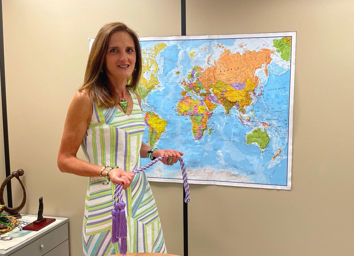 La profesora de la Facultad de Enfermería, <a href="/HildegartGlez/">Hildegart Gonzalez Luis (Prof.👩‍🏫& researcher🧐)</a> , nombrada Miembro de
Honor de la Sociedad Internacional de Enfermería SIGMA,  #STTI_Honor #SigmaThetaTau, en reconocimiento a su labor y su compromiso con el poder transformador y el liderazgo de enfermería
SIGMA NURSE 💜