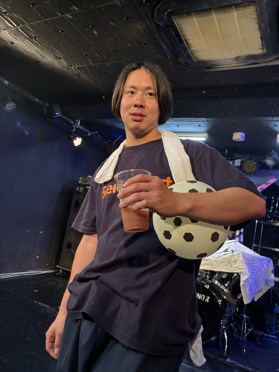 _bulbsofpassion's tweet image. 日が経ってしまいましたが9月6日のオカザキ君のイベント凄く楽しかったです。yodareのメンバーさん達や及川くんに久々に会えたり、素晴らしいバンドの中ライブをやらせてもらえて嬉しかったです。郡山peakaction凄く良い所だった。
オカザキ君本当にありがとうございました！またすぐに会おうね。