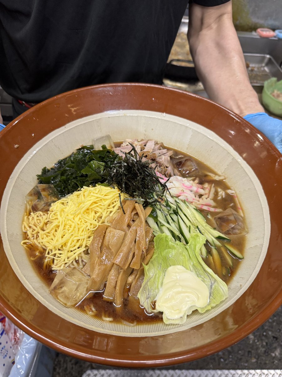 Ezo4649's tweet photo. 今シーズン冷たい麺終了のお知らせ😌💕

「みぞれ唐揚げ翡翠麺✨」
「冷やしラーメン✨」
「冷やし中華✨」

冷たい麺のスープとタレが無くなったので
今シーズンは終了しまぁ〜す

また来年やるので😉✌️🌈
宜しくお願いしまぁ〜す😉✌️🌈 https://t.co/RqgsQLcnPy