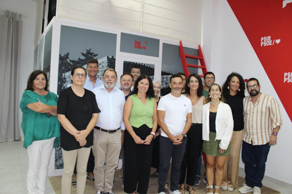 psibpsoe's tweet image. ❤️ @ramirezgu és reelegit secretari general del @PSOEFormentera 

🔗 psib-psoe.org/rafa-ramirez-e…