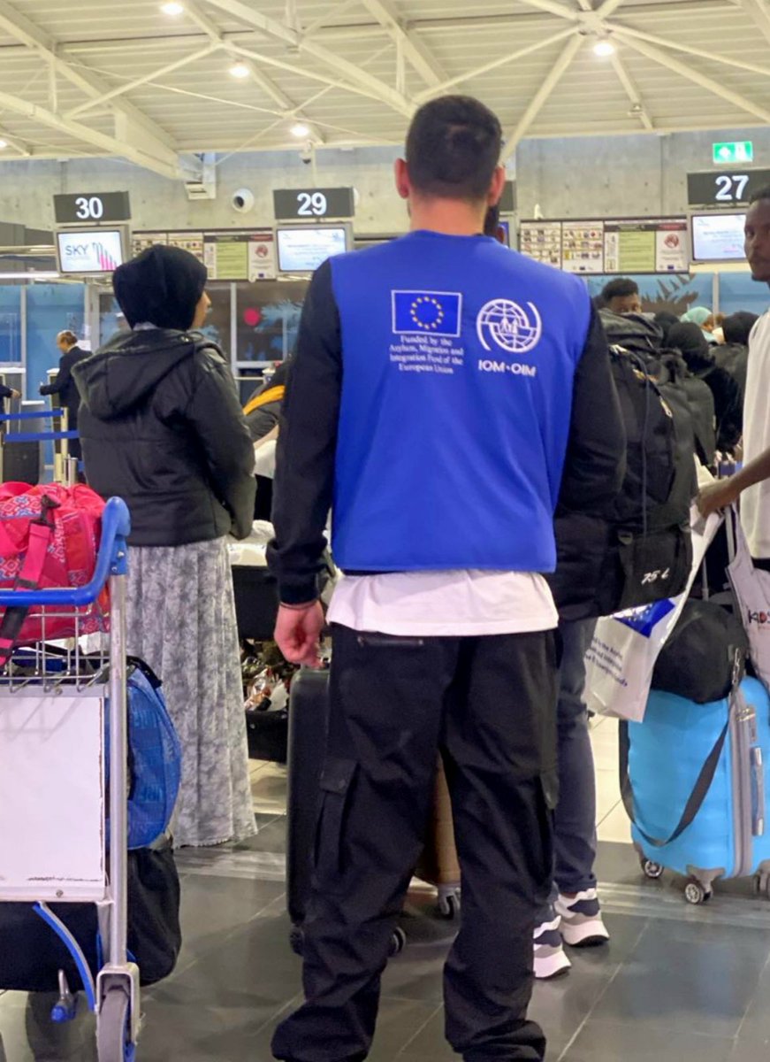 Υφυπουργείο Μετανάστευσης και Διεθνούς Προστασίας (@depminmipcy) on Twitter photo 🇨🇾🤝🇪🇺Ορόσημο αλληλεγγύης: 3.000+ εθελοντικές μετεγκαταστάσεις από Κύπρο σε Κ-Μ ΕΕ από Αύγ. 2022. Στις 17/9/25, η Υπηρεσία Ασύλου του <a href="/DepMinMIPcy/">Υφυπουργείο Μετανάστευσης και Διεθνούς Προστασίας</a>, <a href="/EUAsylumAgency/">EU Agency for Asylum - EUAA</a>, <a href="/EUHomeAffairs/">EU Home Affairs</a> & <a href="/IOMCyprus/">IOM Cyprus</a> πέτυχαν το υψηλότερο σύνολο #VSM έως τώρα. ✅ #Asylum
🔗bit.ly/3I6KyRX 🇨🇾🤝🇪🇺Ορόσημο αλληλεγγύης: 3.000+ εθελοντικές μετεγκαταστάσεις από Κύπρο σε Κ-Μ ΕΕ από Αύγ. 2022. Στις 17/9/25, η Υπηρεσία Ασύλου του <a href="/DepMinMIPcy/">Υφυπουργείο Μετανάστευσης και Διεθνούς Προστασίας</a>, <a href="/EUAsylumAgency/">EU Agency for Asylum - EUAA</a>, <a href="/EUHomeAffairs/">EU Home Affairs</a> & <a href="/IOMCyprus/">IOM Cyprus</a> πέτυχαν το υψηλότερο σύνολο #VSM έως τώρα. ✅ #Asylum
🔗bit.ly/3I6KyRX