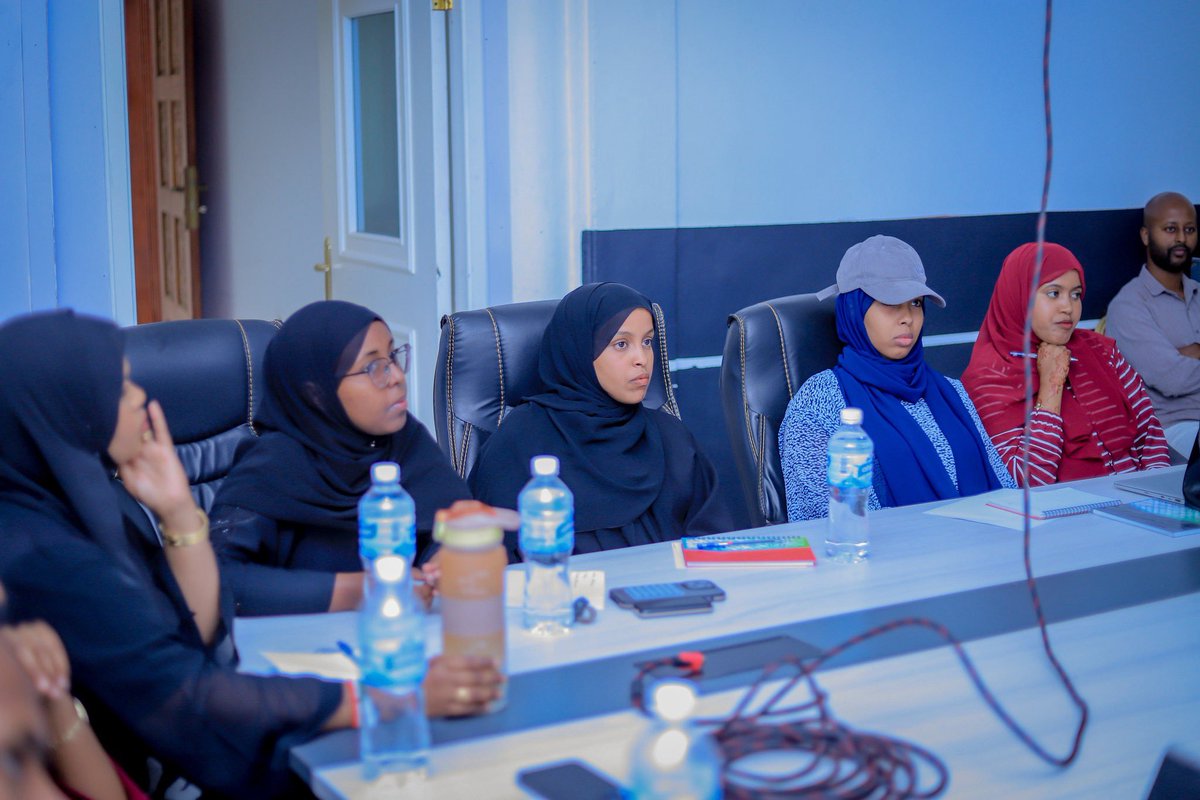 GovernanceHero's tweet photo. The third day of the Good Governance Film Fellowship Training 2025 took place at the MediaInk office. On the first day, fellows engaged in multiple exercises on journalism, ethics, and consent. The second day focused on editing, and fellows produced short films within one hour! https://t.co/2Qwl23qmwj