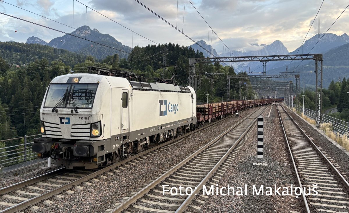 Skupina <a href="/CDCargo/">ČD Cargo, a.s.</a> vykázala ztrátu před zdaněním 931 mil. korun. Výsledek odráží probíhající transformaci společnosti, jako důsledku pokračujícího poklesu přepravních výkonů. Informace o pololetních výsledcích naleznete na cdcargo.cz/cd-cargo-v-1-p…