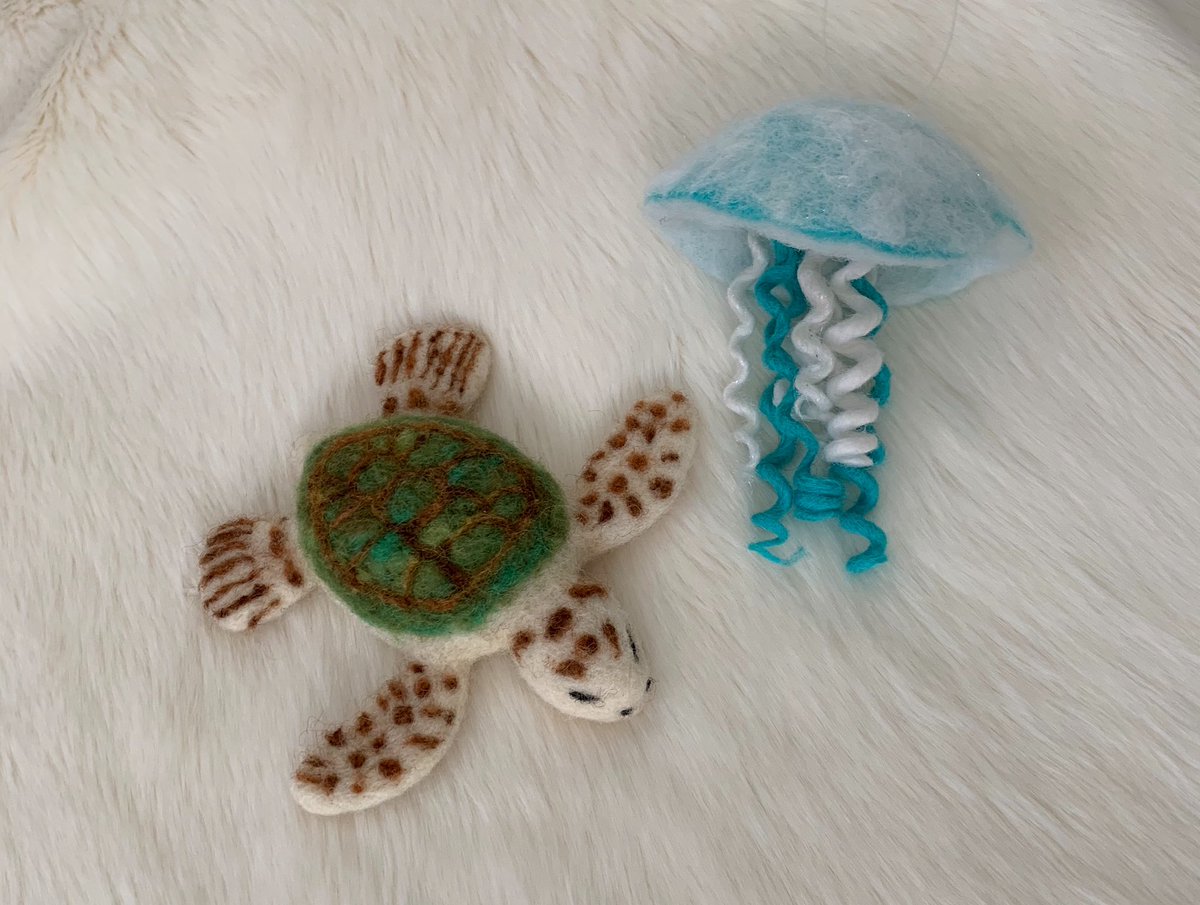 MerMadeFelting's tweet photo. Needle Felted Sea Turtle and Jellyfish crafted on Maui for @sunkissed.mama  Keepsake reminders of Home and Island Life 🌬️🧜🏼‍♀️🌊🤍
Happy Felting https://t.co/jsQ70fTrSE https://t.co/NW3zV1fLa2