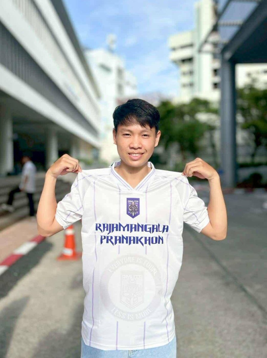 rmutp_twit's tweet photo. ร่วมส่งกำลังใจ 2 นักกีฬาราชมงคลพระนคร
นายวรัญชิต พลพิทักษ์ และ นายนพโรจน์ รวีเลิศวรรัฐ
นักศึกษาสาขาวิชาภาษาไทยประยุกต์ คณะศิลปศาสตร์ 
#ราชมงคลพระนคร
ในโอกาสเป็นตัวแทนนักกีฬาฟุตชอลชาย ทีมชาติไทย https://t.co/ZDxfkU0AcH