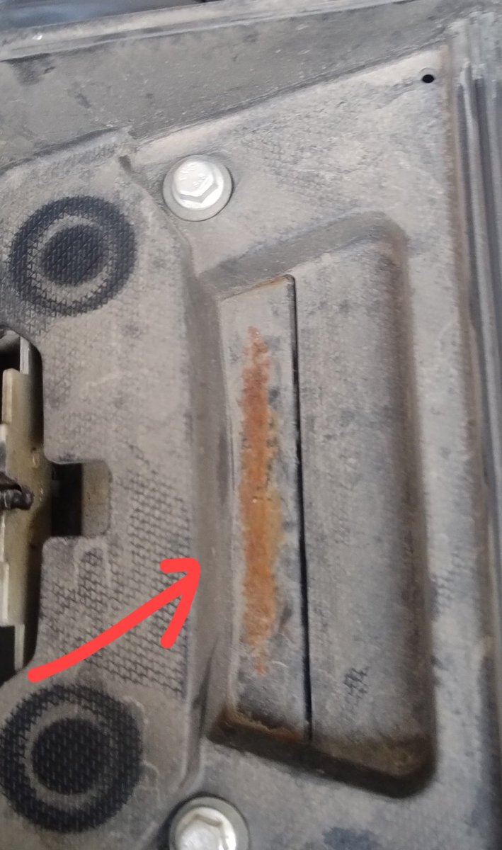 Arunsinghshahi's tweet photo. @tvsmotorcompany
The rust has specifically developed at the VIN number area (behind the seat) and the side stand area, as shown in the photos.
As this is the manufacturing-related concern, I sincerely request your urgent intervention &amp; resolution of the matter at the earliest. https://t.co/r9dRozPVcg