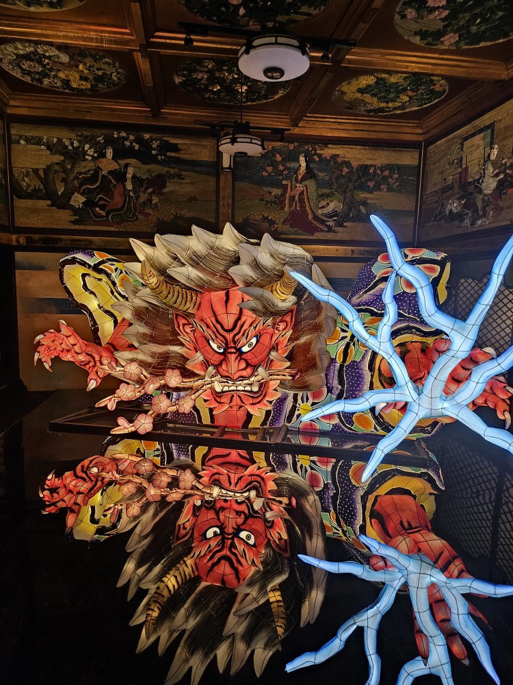 Kubonotti1's tweet image. 目黒雅叙園に有る百段階段という施設に訪れました😃アートが沢山有って楽しかったです😉来週23日で長期休館となりますので羊さんに会えるのは今だけです😁その後高輪ゲートウェイ駅から泉岳寺に訪れ、赤穂浪士達のお墓参りもしてきました🪦長嶋さん一本寄贈しておりました⚾️