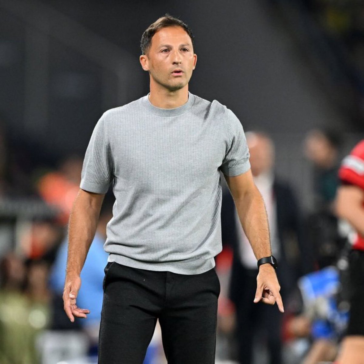 Tedesco:

“Hücum hattımız baskıyı yanlış yapıyor. Onlar yanlış yapınca arkadaki ekipte yanlış yapıyor ve zincirleme bir hata meydana geliyor sürekli.”