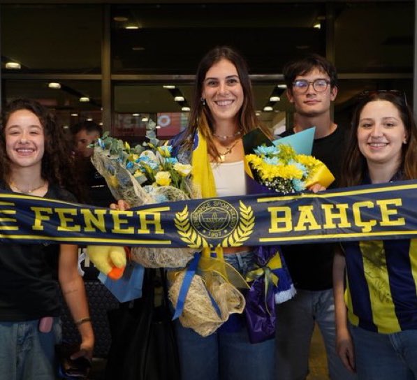 öğlen öğlen gülmekten karnıma ağrı girdi