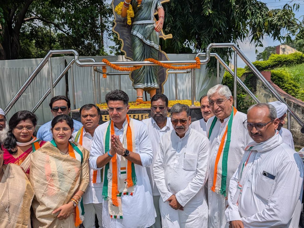 SachinPilot's tweet image. छत्तीसगढ़ की सांस्कृतिक विरासत की प्रतीक “छत्तीसगढ़ महतारी” को श्रद्धासुमन अर्पित किए।

जय छत्तीसगढ़ महतारी 🙏

@INCChhattisgarh