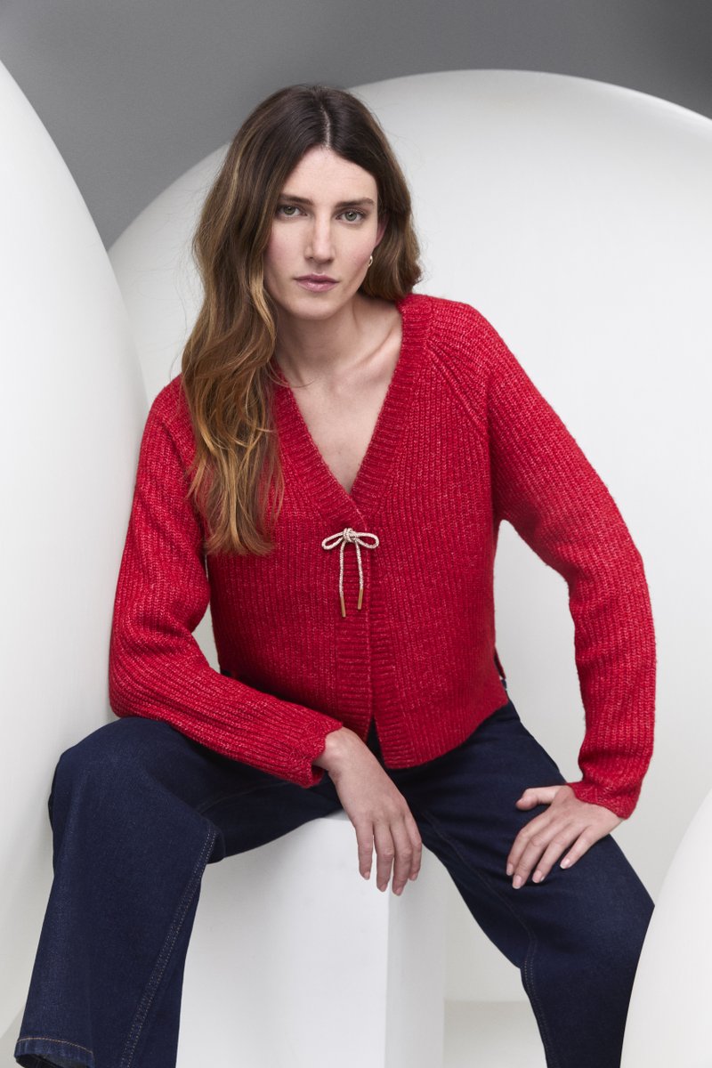 PRShotsonline's tweet image. Red Bow Trim Cardigan from @bonmarche
Prshots.com/bonmarche
Ref Number: 2194986
#Red #Cardigan #bow #knitwear #occasionwear #party #bonmarché #scallop