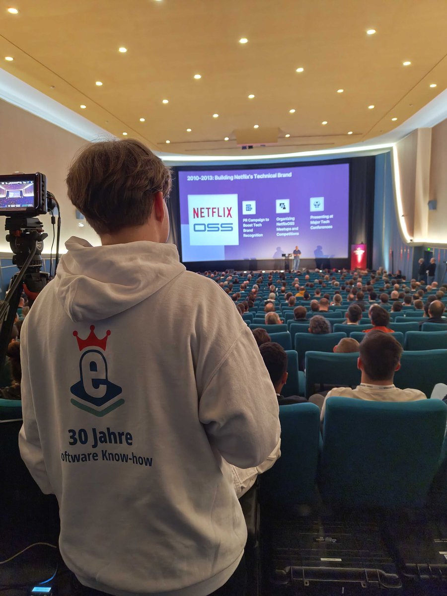 serverlesscon's tweet image. 🎉 30 Years of Entwickler.de! 🎉
For 3 decades we’ve united devs, architects & tech leaders — from software craftsmanship to today’s AI, cloud & modern architectures. 🚀
Huge thanks to our amazing community ❤️ Here’s to many more years of code & collaboration! 🙌