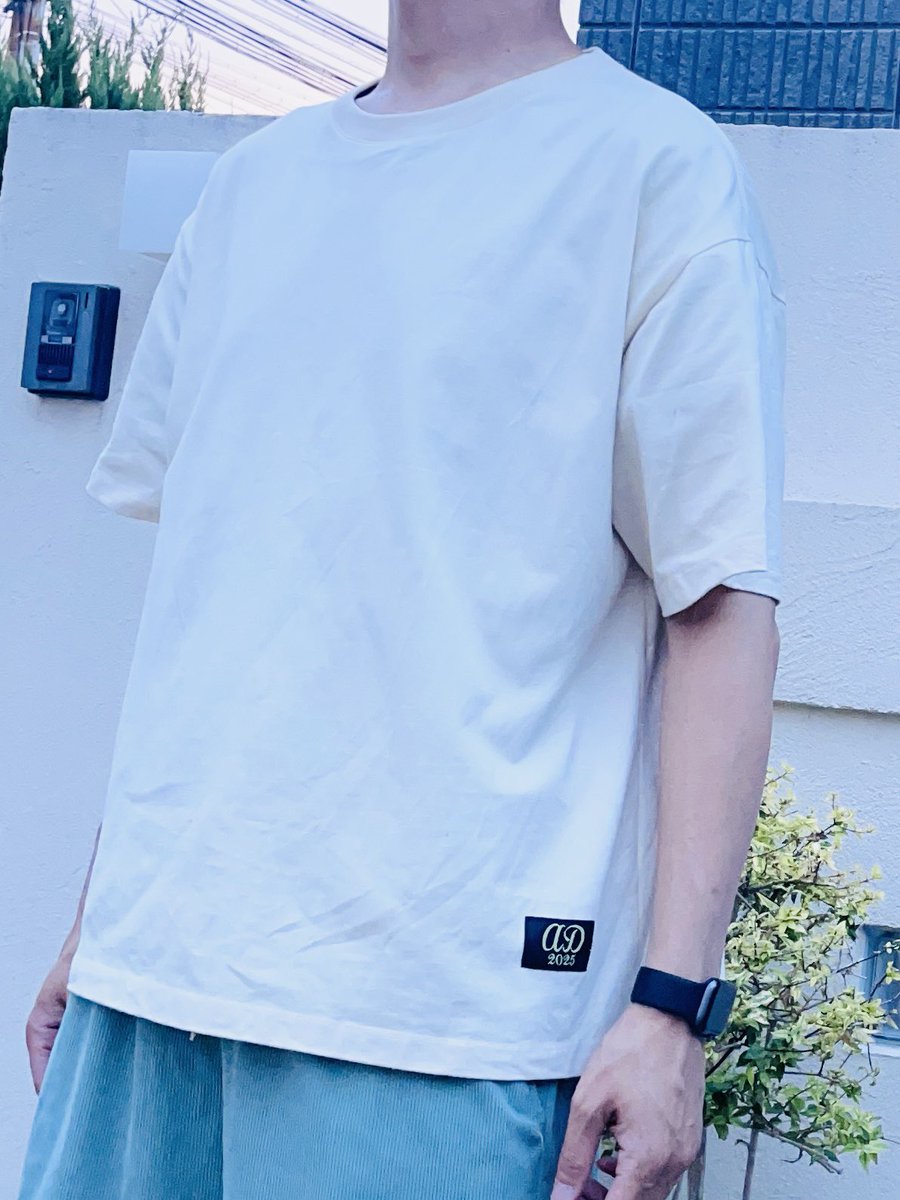 usk_kim's tweet photo. Original Plain Label Tee [X]
今年から猫3匹と同居の為
毛が目立たないNatularカラー。

ちょっと厚めで着てて楽。
普段無地とか着ないけど
休みはこれでいいかな。

170cm60kgでMサイズ。
@addict_snkrs27 
@ub_addict 
 #ADS1 https://t.co/i5xQrhejlE
