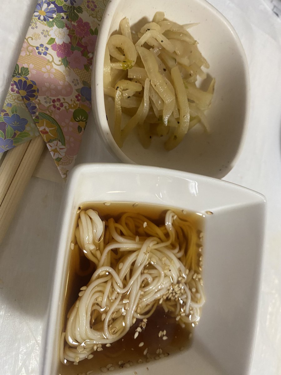 相変わらずおかしい。刺身定食850円、唐揚げ一個100円。締めて1050円。平成か？福ちゃん。