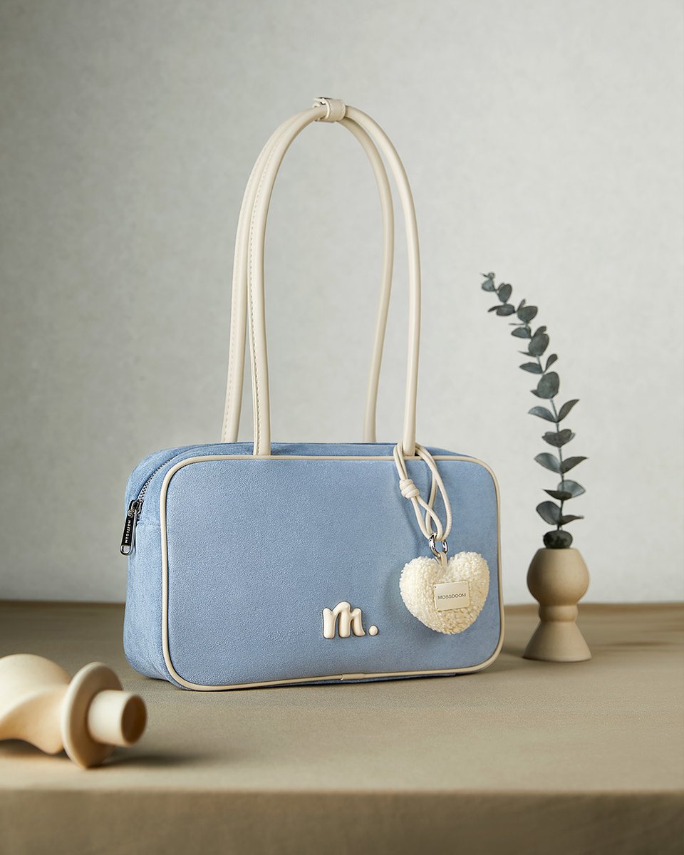 Mossdoom_Asia's tweet image. MOOSDOOM blends the hush of earth, the whisper of leaf veins, and the soft blush of morning into a natural palette for everyday moments. Each bag is a quiet whisper from life, architecture, art, and culture.✨
#MOOSDOOM #MOSSDOOMLADY #NaturalPalette #EverydayLuxury #BagLover