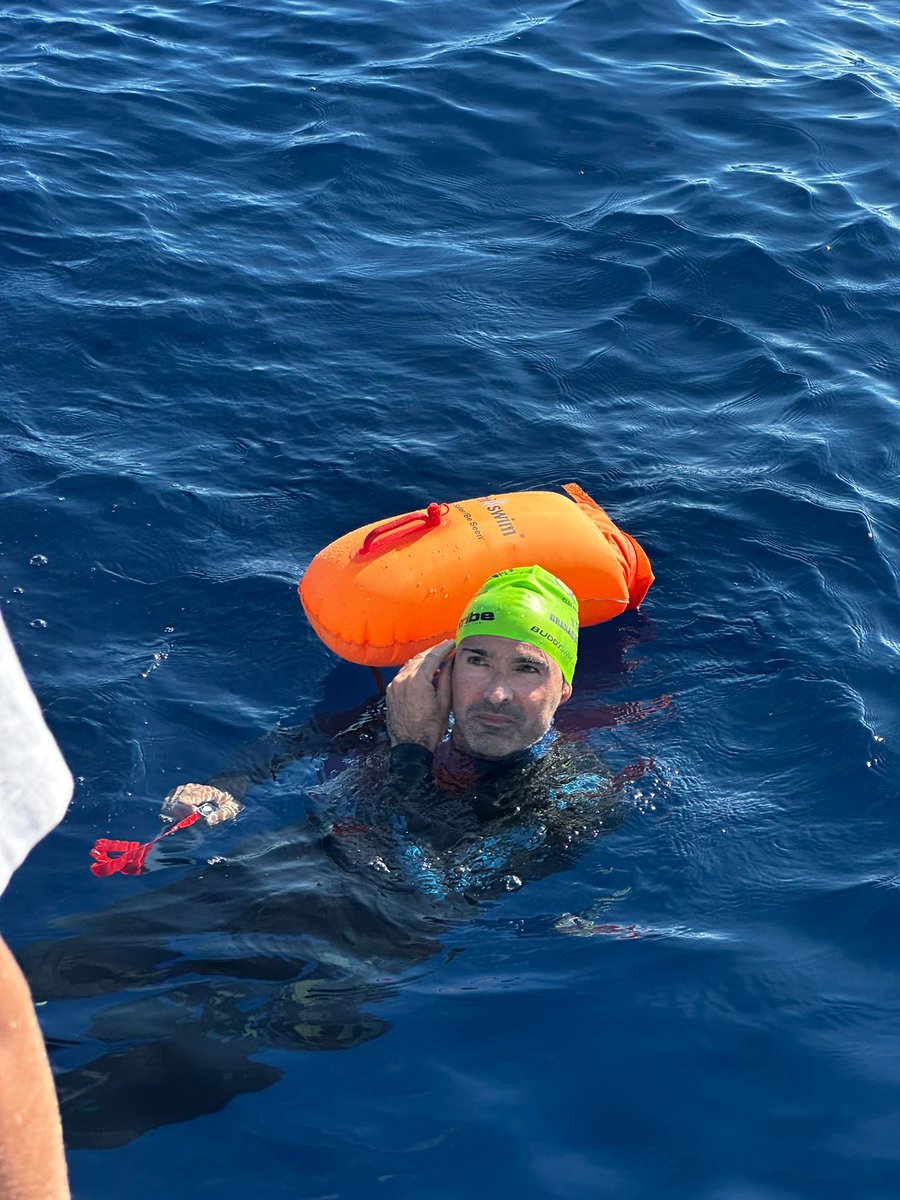 🚨 Actualización #BraçadesPerLaSalut 🚨

⏰ 11:09

🏊‍♂️ Guillem ya lleva 18km nadados. 

📍 Ahora se encuentra a casi la mitad del recorrido.

🌊 ¡Todo nuestro ánimo desde tierra firme!

#TodosContraElCáncer #BraçadesPerLaSalut