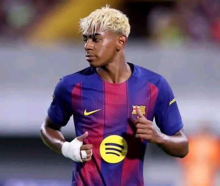 لم يوقفه أحد، أوقفته مكالمة هاتفية واحدة، 

- " ألو يامال، أنا وحدي بالبيت .. "