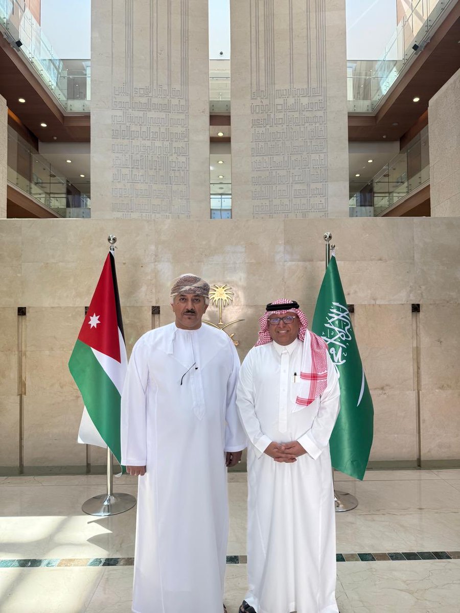 قام سعادة السفير الشيخ فهد بن عبدالرحمن العجيلي رئيس البعثة، بزيارة سفارة المملكة العربية السعودية لدى الأردن، إلتقى خلالها بالوزير المفوض محمد بن حسن مونس القائم بالأعمال بالإنابة، تم خلال اللقاء بحث سبل تعزيز التعاون الثنائي بين البلدين الشقيقين.