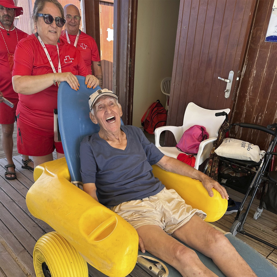 🌊 ¡Nos fuimos de excursión a la #playa! En nuestra Residencia #CleceVitam Mirador del Odiel, de #Huelva, hemos aprovechado los últimos rayos de sol para disfrutar de un día de risas y desconexión.

Conoce más sobre nuestros centros 👇
clecevitam.com