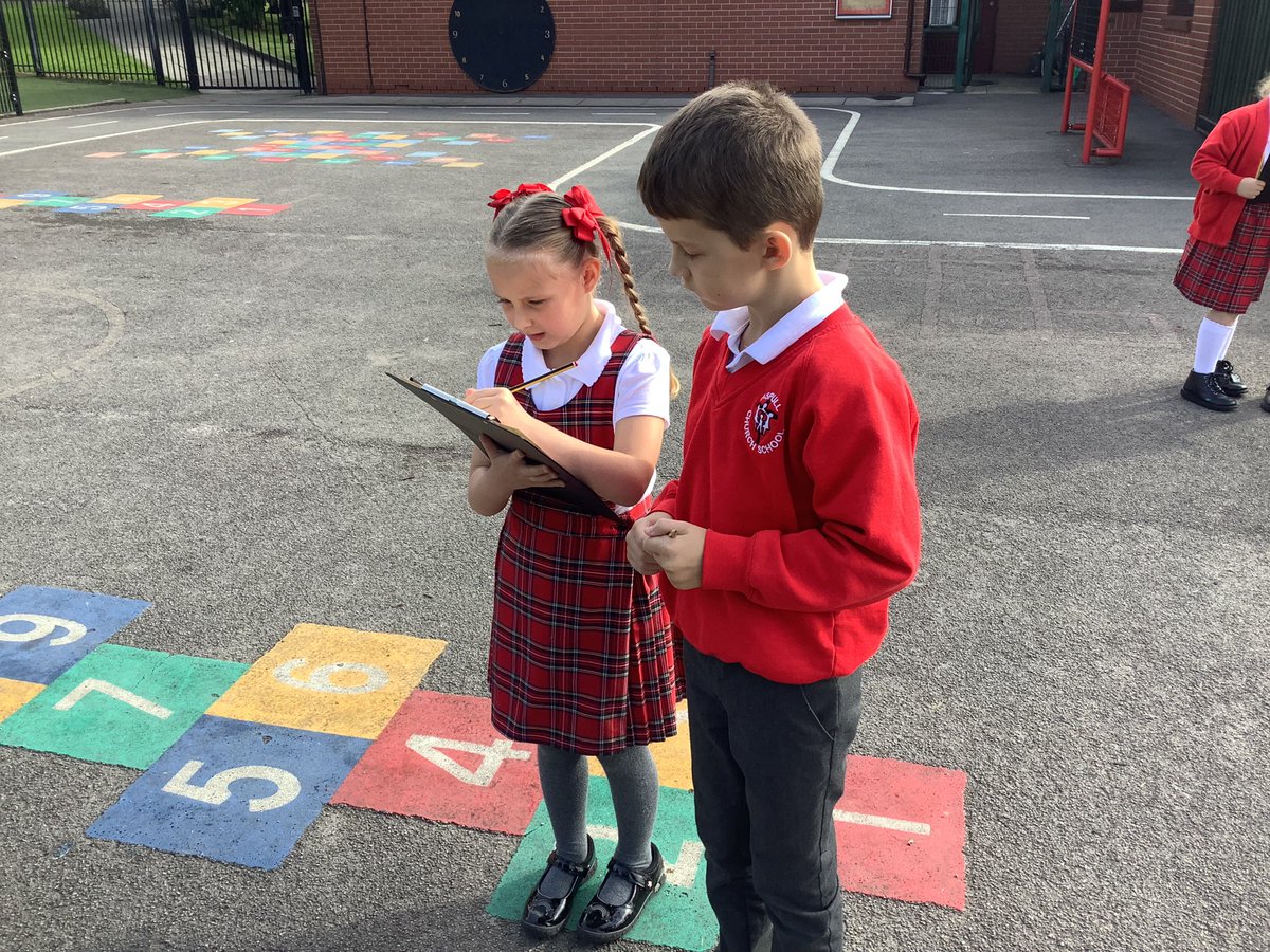 Class2Aspull's tweet image. We’re going on an adjective hunt! Ask us what amazing adjectives we have found. #acpsenglish