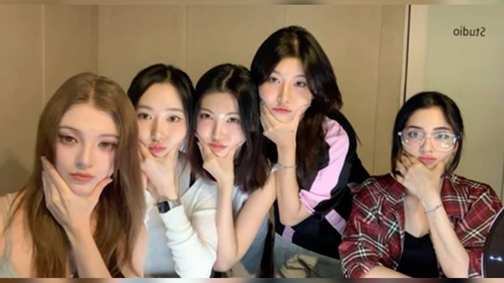 ilyxinix's tweet photo. every x:in member is important. every x:in member are loved. x:in girls love each other and ready love them!! x:in ONLY ot5 
X:IN IS FIVE!
#WELOVENOVA #PROTECTNOVA #PROTECTXIN @BeByent @X_in_official https://t.co/CkJiJLPzbQ