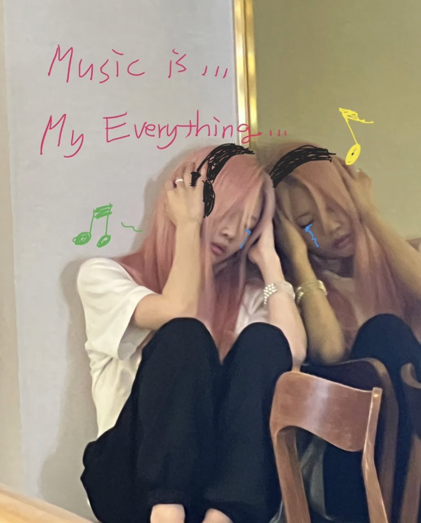 Lili ∞ met artmves !! (@jenniespecs) on Twitter photo 