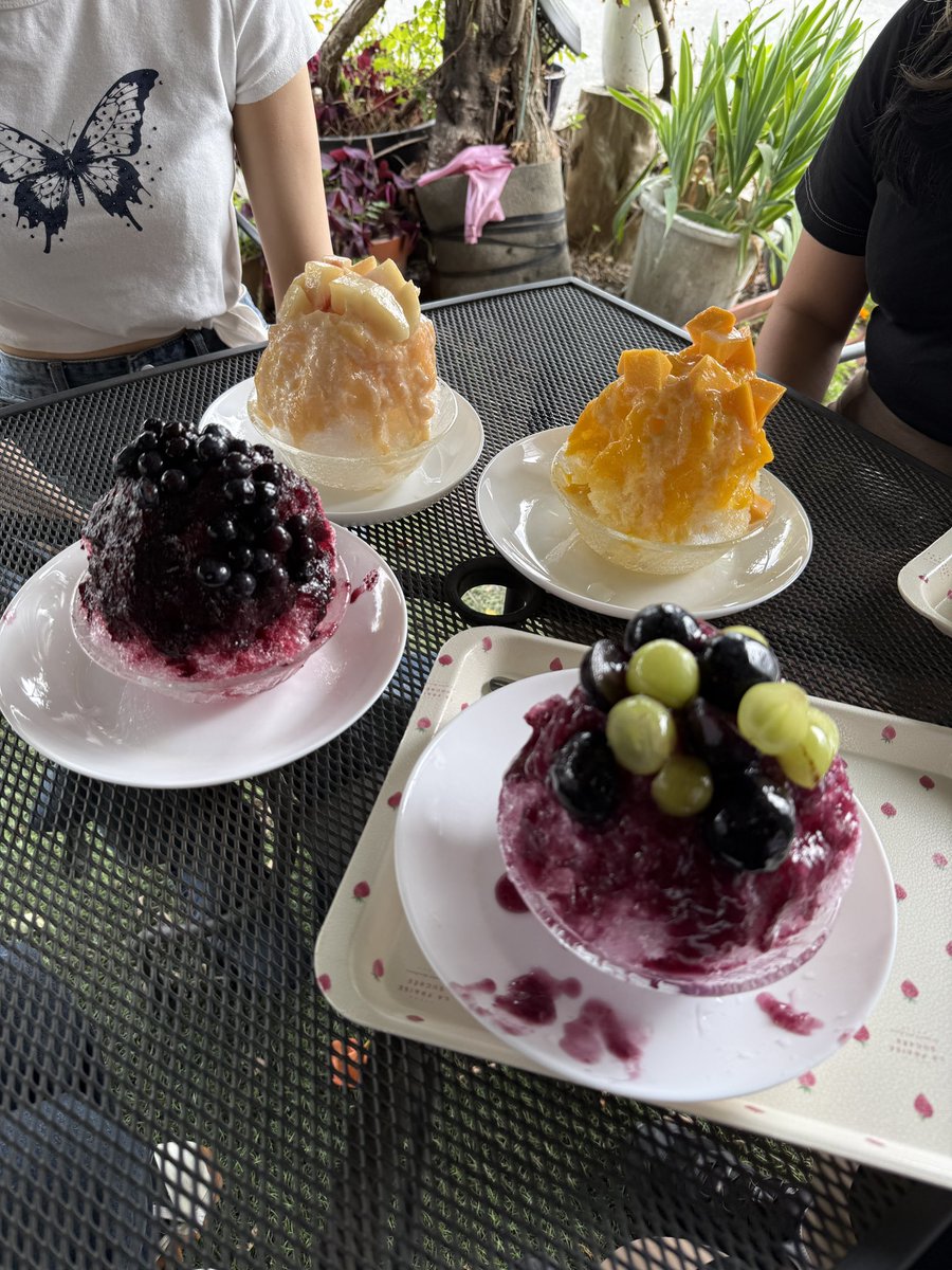 今日のお客様
桃かき氷
沖縄マンゴーかき氷
ブルーベリーかき氷
ぶどう×ぶどうかき氷

こだわりのかき氷
市販のシロップは
使用してません

#多度グリーンファーム
#かき氷はまだやまだ続く