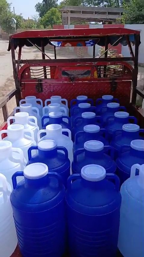 بفضل خدا۔۔۔ ملتان عبدلحکیم علاقہ درخانہ 15 D کے لیے 700 لیٹر پانی اور کھانا روانہ کر دیا گیا ہے۔۔

آج 3 علاقوں میں اب تک 2 ٹن پانی مہیا کیا جا چکا ہے۔۔