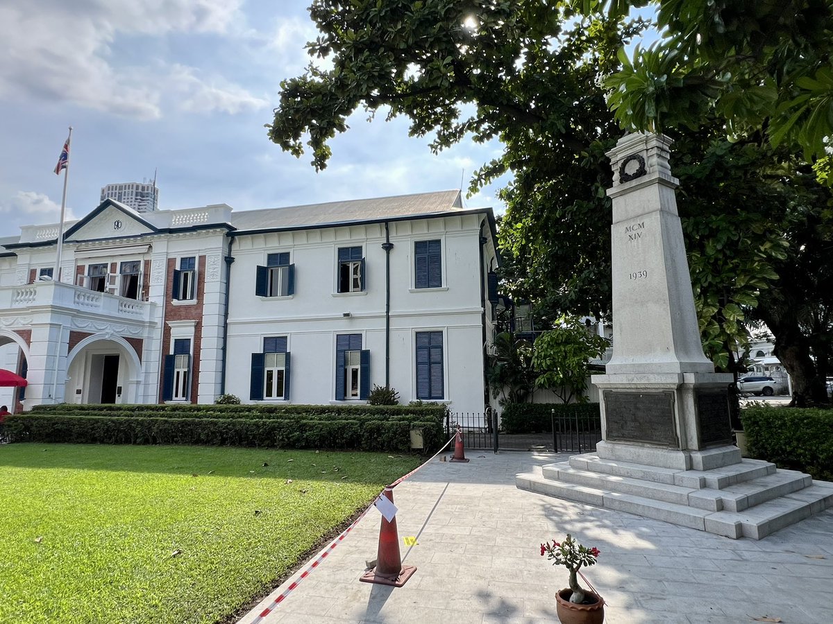 MalayaSingapore's tweet photo. We’re knackered from touring Singapore, Vietnam and Cambodia over the last 3 weeks so we’re taking it easy at the #BritishClub in #Bangkok.
#Thursday’s a pool and fitness day for us!
It’s s a lovely club for expats in #Thailand. It’s their home away from home 🇬🇧
#thursdayvibes https://t.co/IFNS4YCeAg