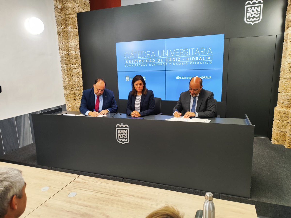 InfoHidralia's tweet photo. 🤝 Nace la Cátedra @univcadiz-Hidralia para impulsar desde #SanFernando el estudio sobre la evolución climática y su impacto en humedales y esteros
🌍 Un espacio para la investigación y la transferencia de conocimiento sobre los efectos del #CambioClimático en el litoral gaditano https://t.co/ZWsERGvKH9