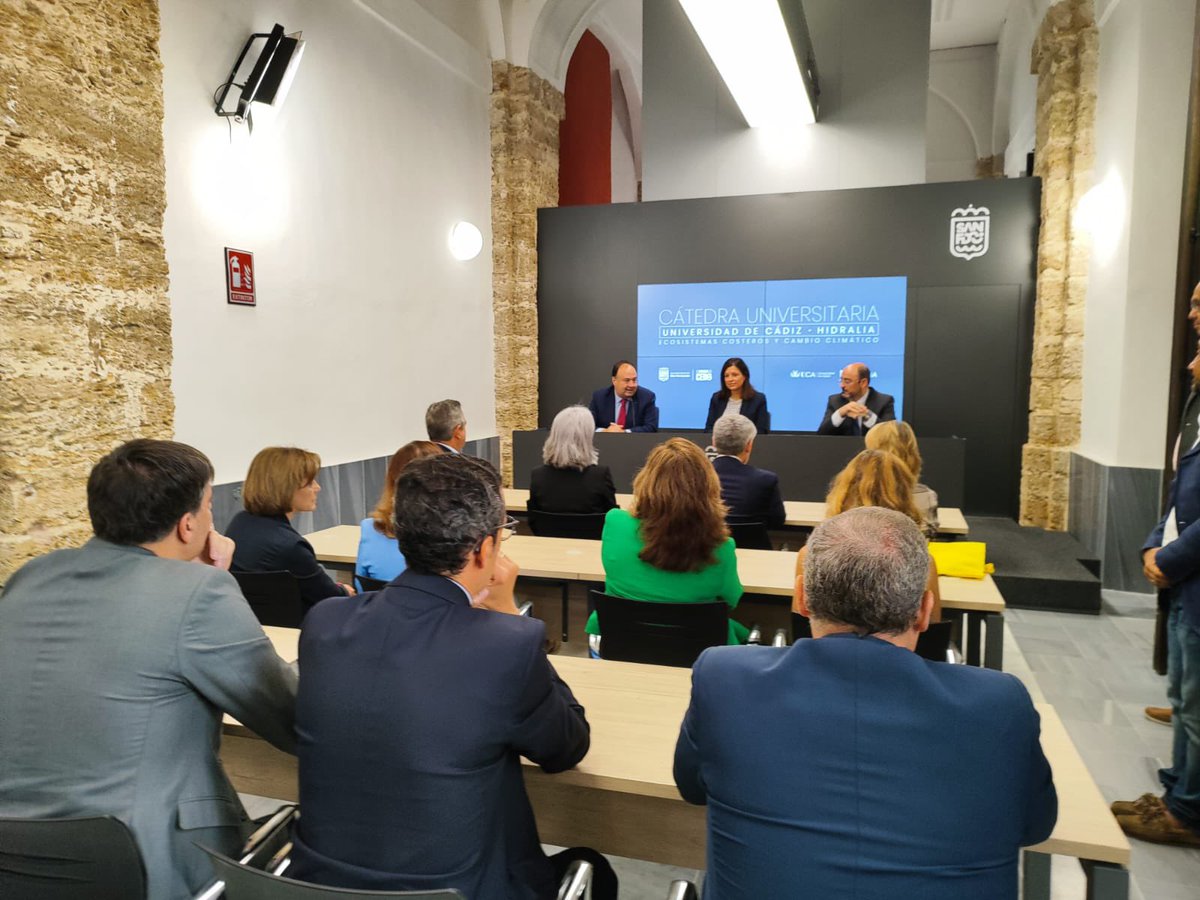 🤝 Nace la Cátedra <a href="/univcadiz/">Universidad de Cádiz</a>-Hidralia para impulsar desde #SanFernando el estudio sobre la evolución climática y su impacto en humedales y esteros
🌍 Un espacio para la investigación y la transferencia de conocimiento sobre los efectos del #CambioClimático en el litoral gaditano