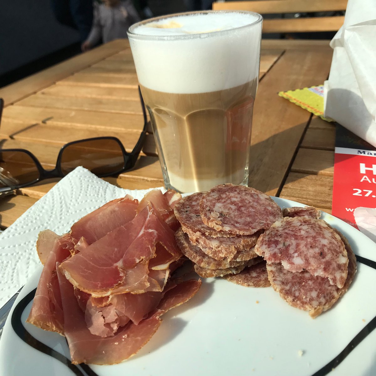 Markthallenfrühstück 2 KM 🏊‍♂️
Latte Macchiato, Brötchen, Ahle Worschd, Schinken,
<a href="/pulpo404/">pulpo404</a> <a href="/FPflaumenbaum/">fritzchenpflaumenbaum</a>