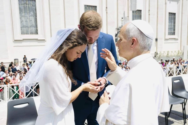 ‼️El Papa León XIV descarta ordenar diaconisas y que los homosexuales se puedan casar por la Iglesia.

En una entrevista ha rechazado que cambie la doctrina de la Iglesia Católica y afirma que la “familia es padre, madre e hijos”.