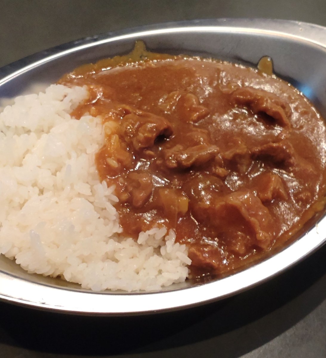 9月18日(木)
open　19時〜3時
久しぶりにカレーを作りました
家の牛すじカレー！！
今夜もよろしくです

#尾道
#狢
#ムジナ
#アニソンバー
#BAR
#居酒屋？
#お酒
#食事