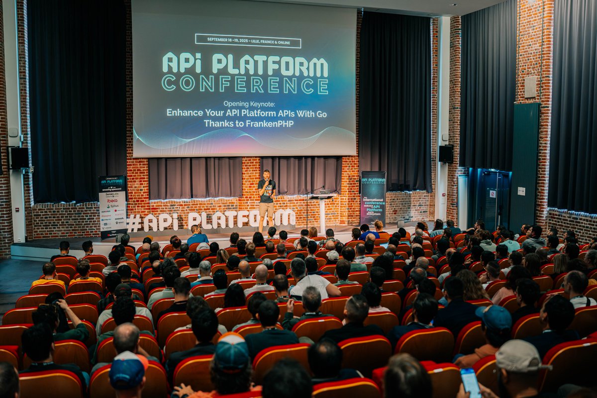 API Platform tweet media