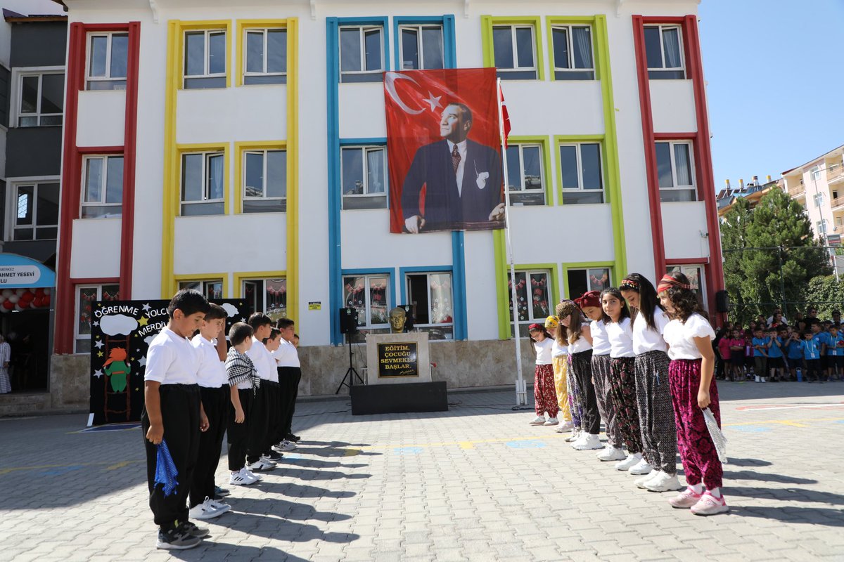 📚🌿 İlköğretim Haftası Kutlama Programı

İl Müdürümüz Sn. Bahameddin Karaköse: "Türkiye Yüzyılı Maarif Modeli'nin doğrultusunda yürüttüğümüz eğitim öğretim faaliyetleri ile çocuklarımızı geleceğe hazırlıyoruz."

📍 Hoca Ahmet Yesevi İlkokulu

<a href="/tcmeb/">Millî Eğitim Bakanlığı</a> <a href="/Yusuf__Tekin/">Yusuf Tekin</a> <a href="/sefikaygol/">Şefik AYGÖL</a>
