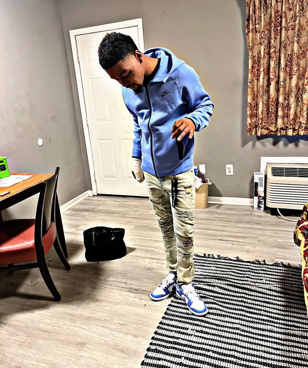 lor_mouse's tweet image. DMV