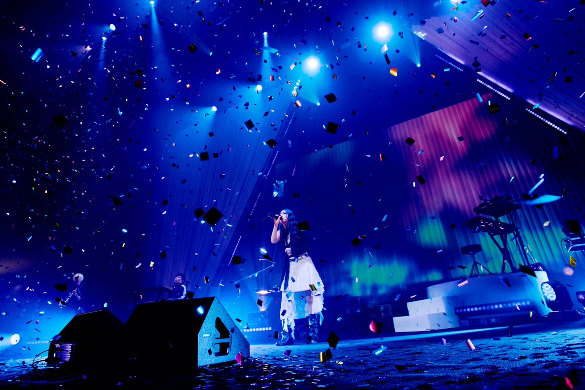 ／  
#eill のライブレポートを公開🎶
＼ 
LINE CUBE SHIBUYAで開催された【eill one man live 2025 HEART+VEILL】の模様をレポート！
billboard-japan.com/d_news/detail/…