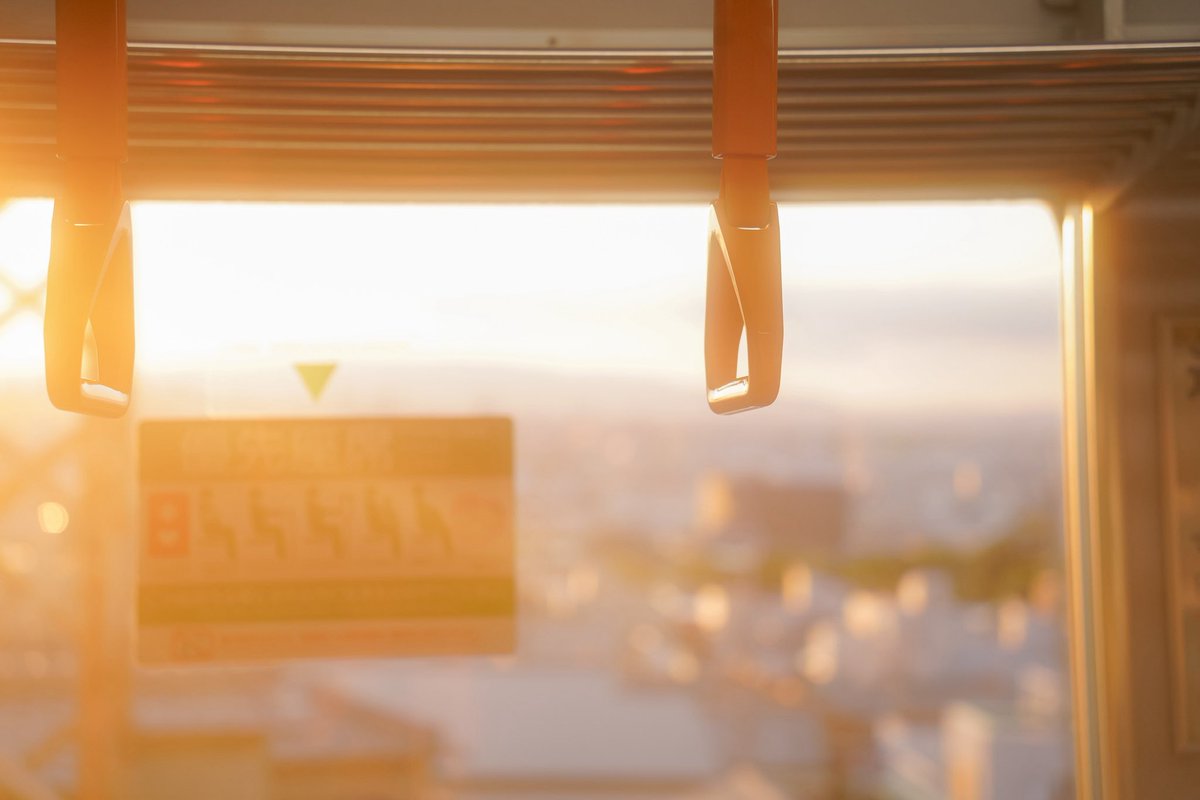 KoNami_nn's tweet image. 夕暮れ時の車窓から